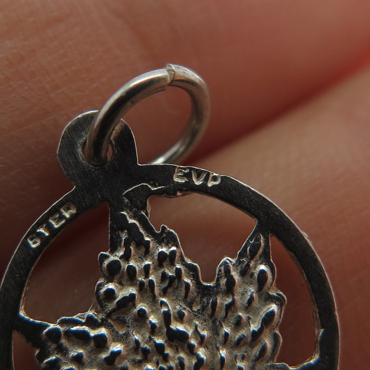 925 Sterling Silver Vintage EVP Maple Leaf Minimalist Charm Pendant