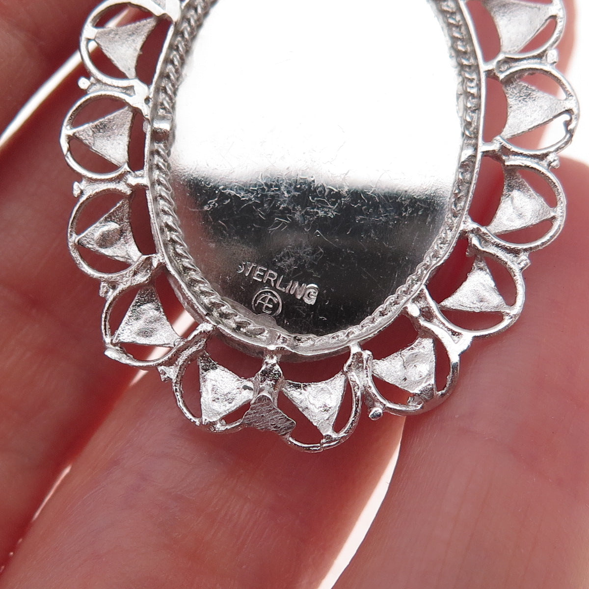 Art's Elegance 925 Sterling Silver Vintage Prayer Hands Charm Pendant