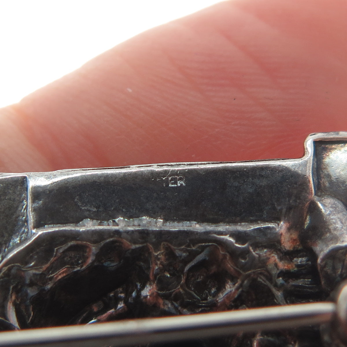 925 Sterling Silver Vintage Dog House Oxidized Pin Brooch