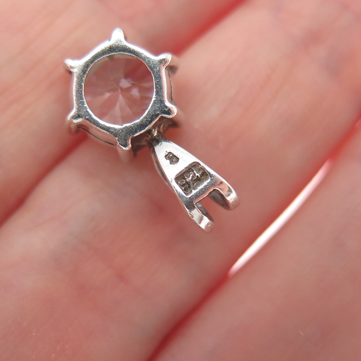 925 Sterling Silver Vintage Round-Cut C Z Minimalist Charm Pendant