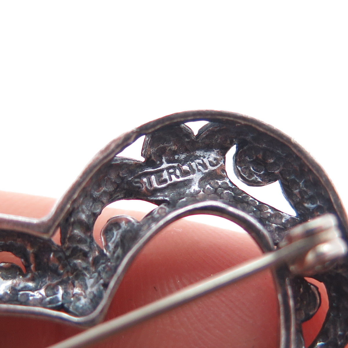 925 Sterling Silver Vintage Ornate Swirl Heart Oxidized Pin Brooch