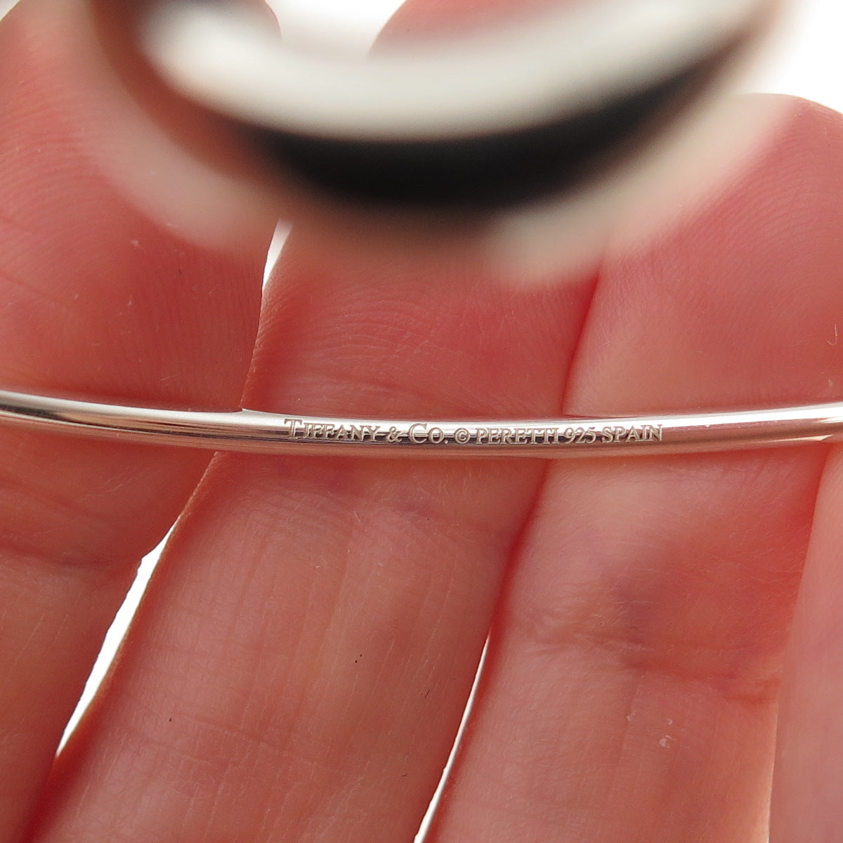 Tiffany & Co. Elsa Peretti 925 Sterling Vintage Sevillana O Bangle Bracelet 6"