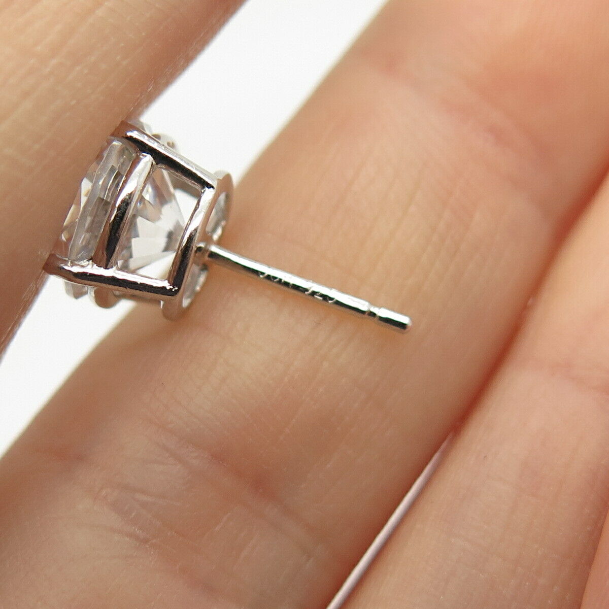 925 Sterling Silver Round-Cut C Z Stud Earrings