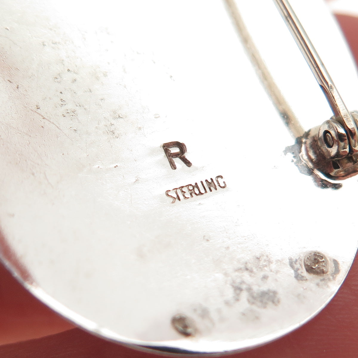 925 Sterling Silver Vintage R Artisan Real MOP Modernist Pin Brooch