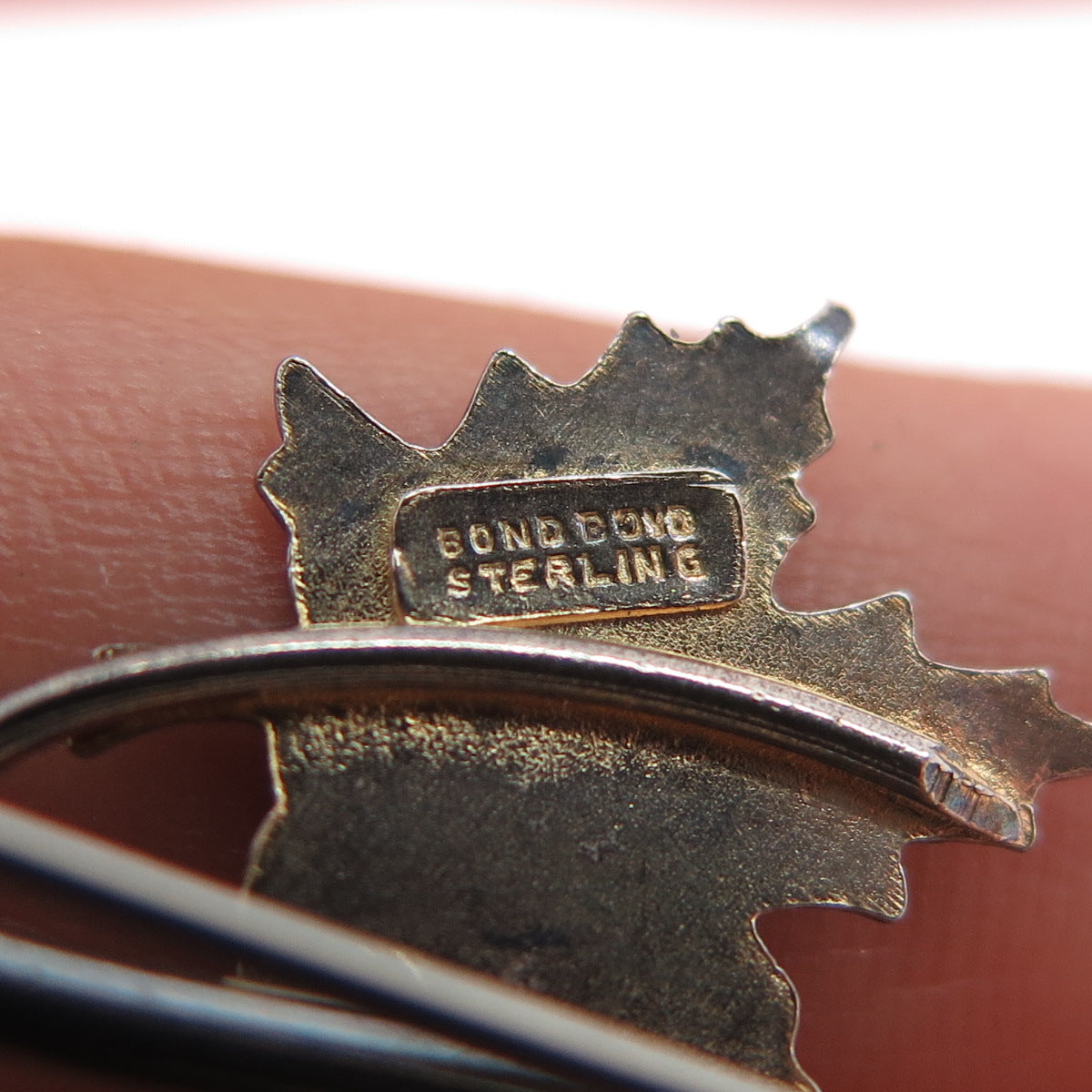 BOND BOYD 925 Sterling Silver Vintage Grape Leaf Pin Brooch