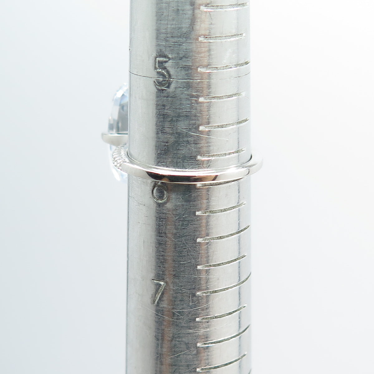 925 Sterling Silver Oval-Cut Shaped C Z Ring Size 6