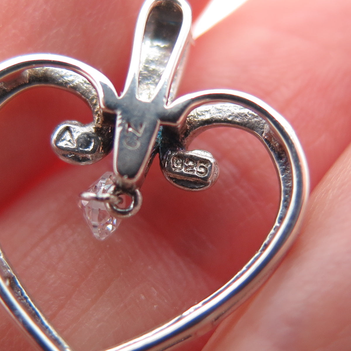925 Sterling Silver Vintage Round-Cut C Z Heart Minimalist Charm Pendant