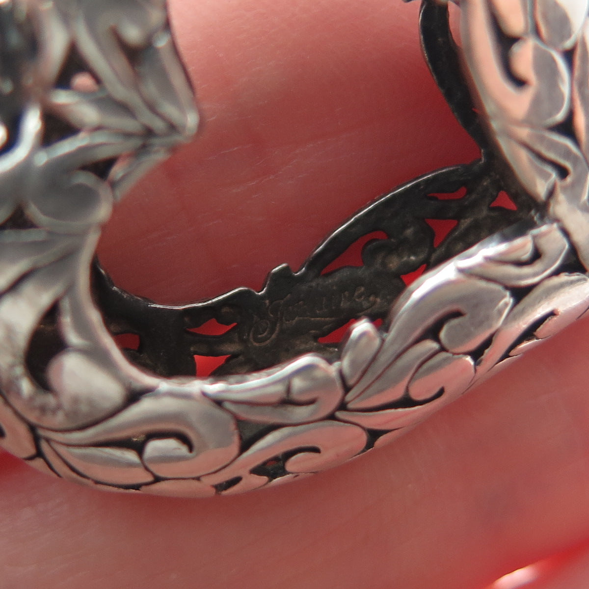 JEZLAINE 925 Sterling Silver Vintage Ornate Heart Pendant