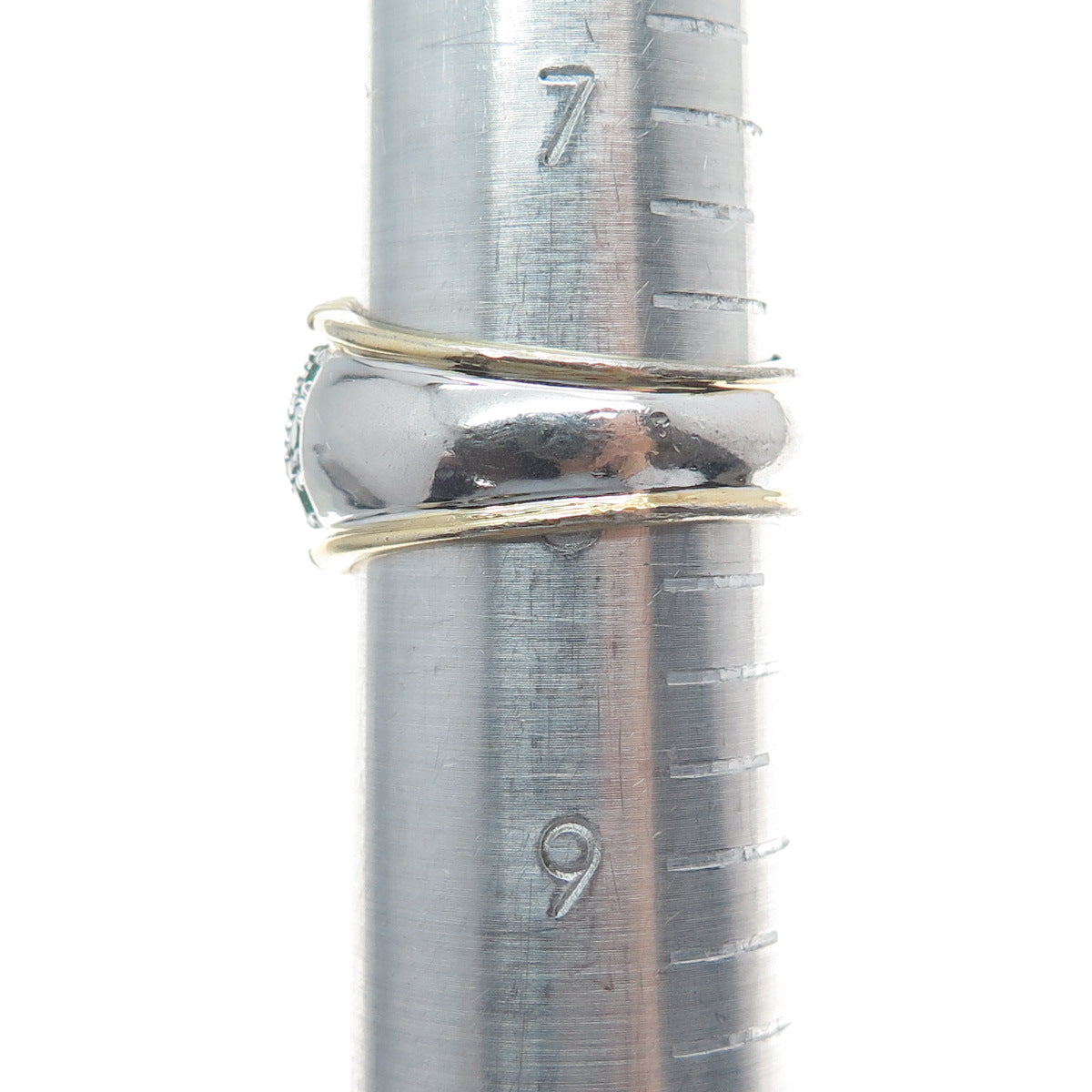 925 Sterling Silver 2-Tone Green Round-Cut Shaped C Z Cluster Ring Size 8