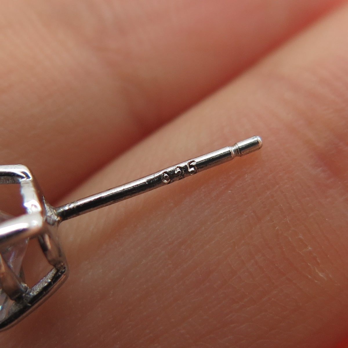 925 Sterling Silver Round-Cut C Z Stud Earrings