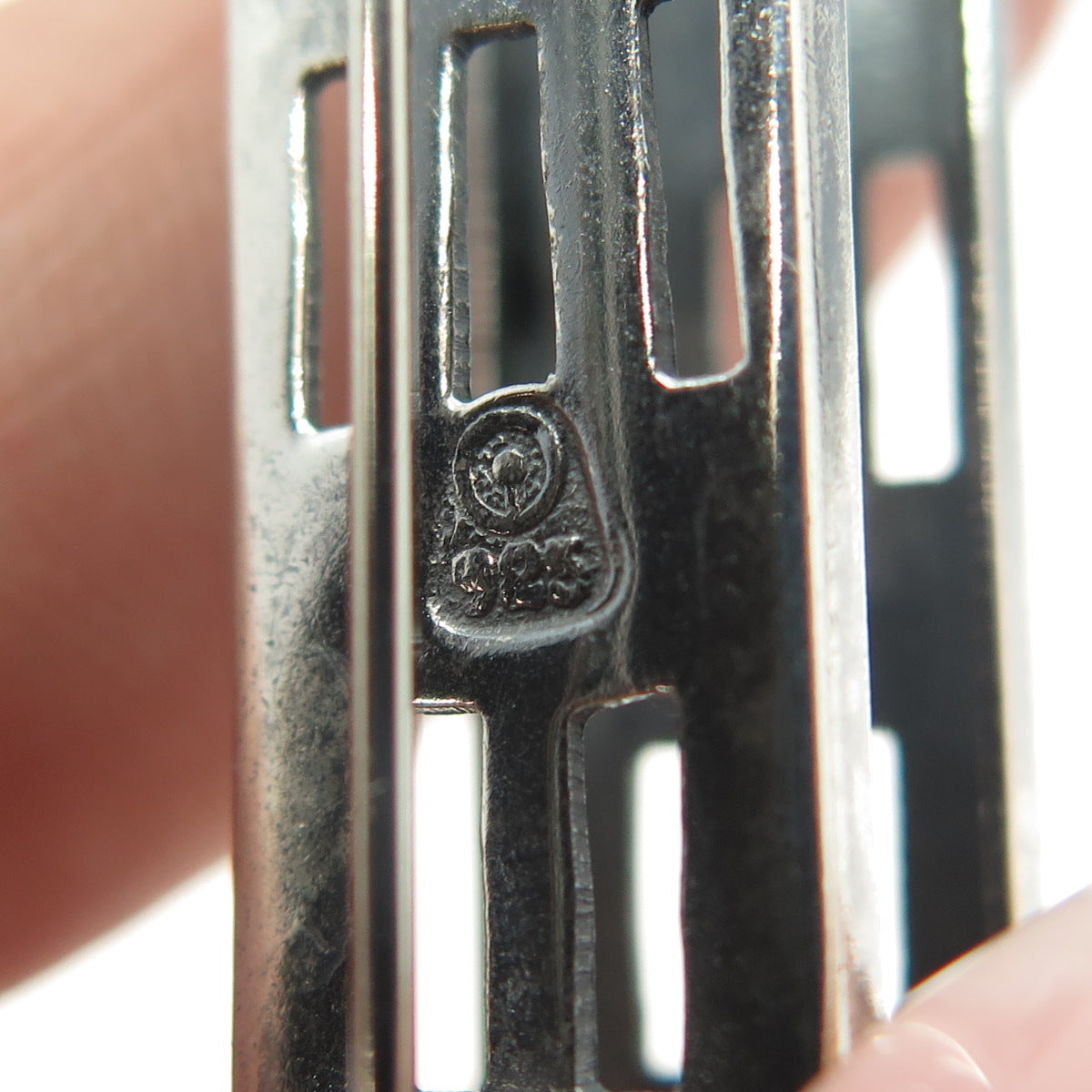 925 Sterling Silver Vintage Queen Gate Modernist Pin Brooch