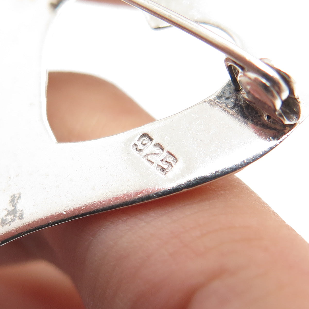 925 Sterling Silver Vintage Modernist Ribbed Heart Pin Brooch