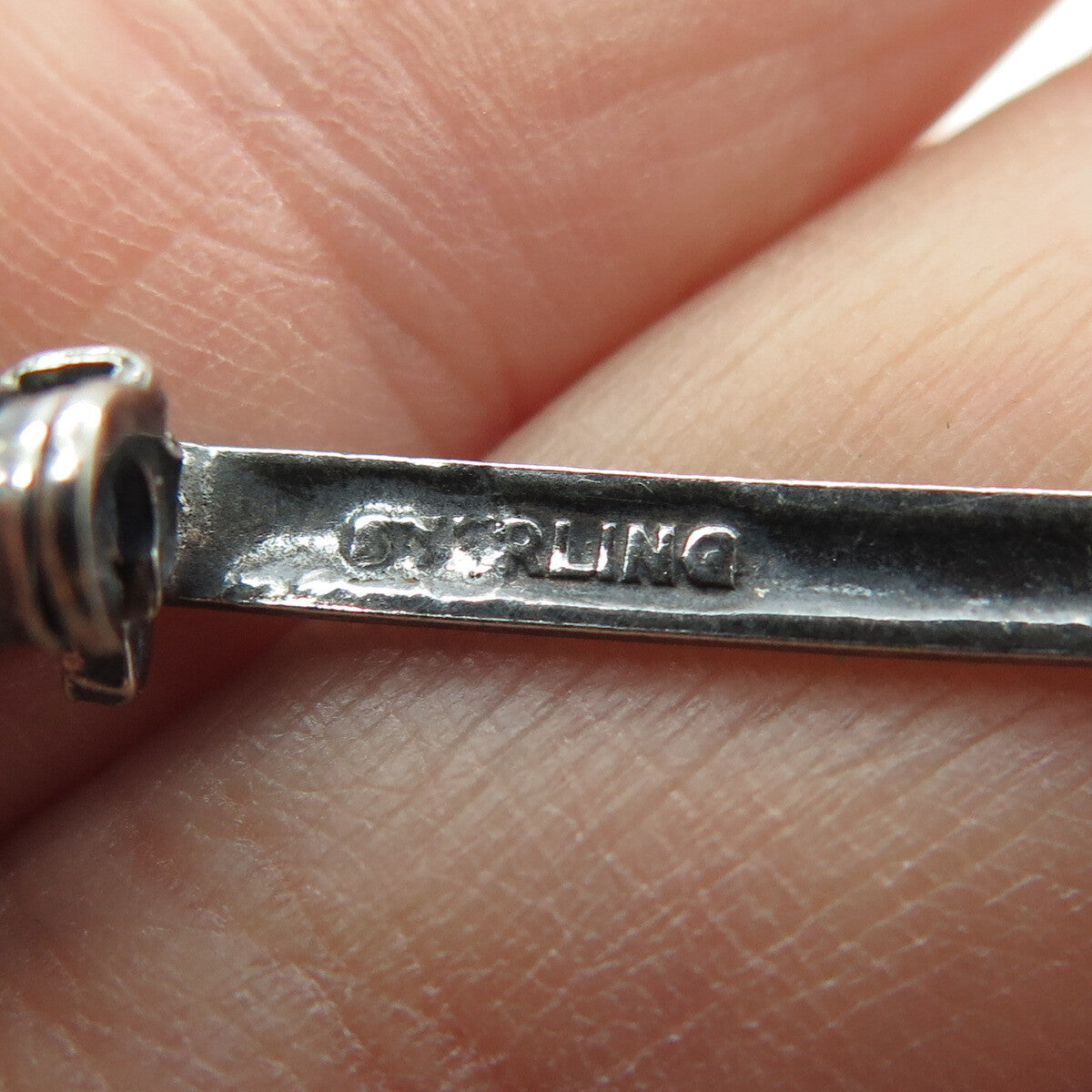 925 Sterling Silver Antique Art Deco Couple Kiss Oxidized Salt Spoon Pin Brooch