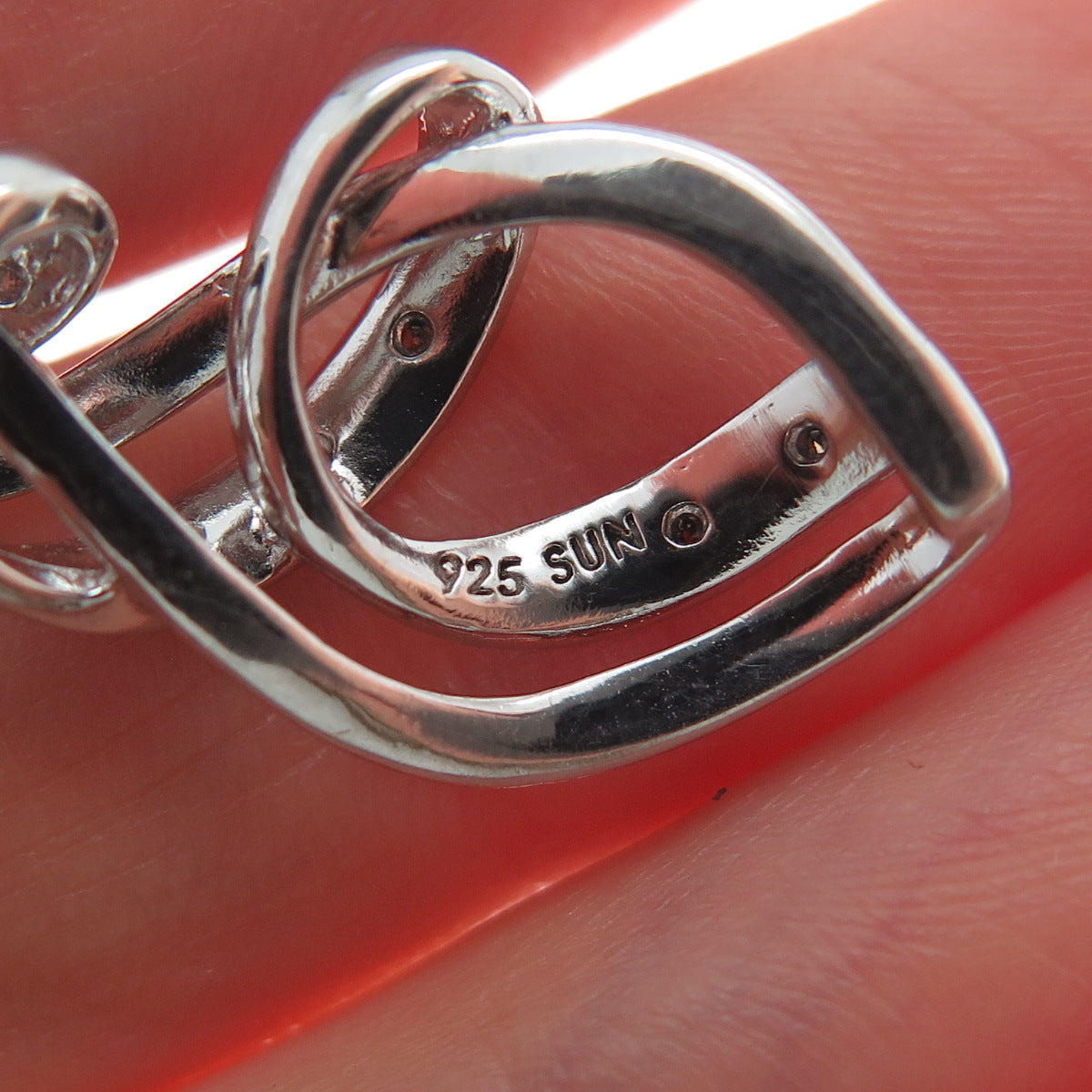 SUN 925 Sterling Silver Real Round-Cut Diamond Twisted Pendant