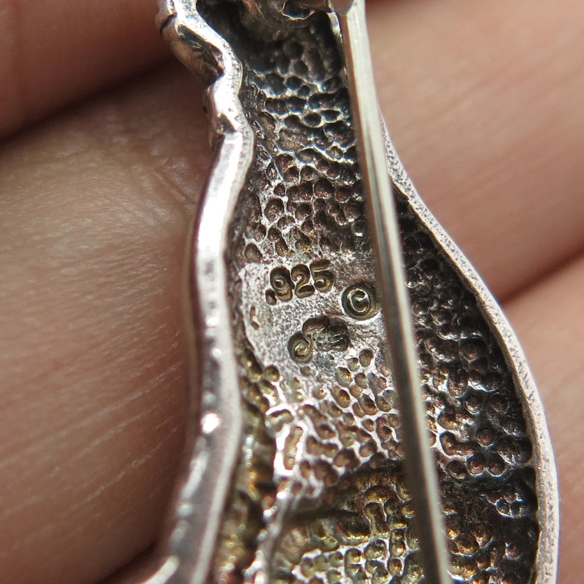 JEZLINE 925 Sterling Silver Vintage Pink Rhinestone Sitting Cat Pin Brooch