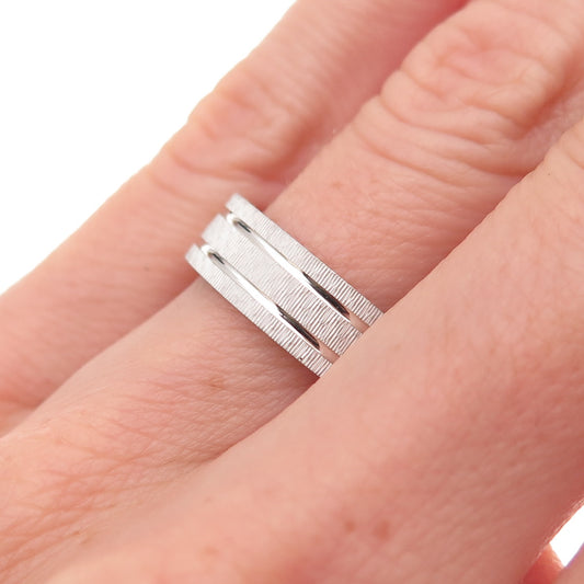 925 Sterling Silver Lined Band Ring Size 6.25
