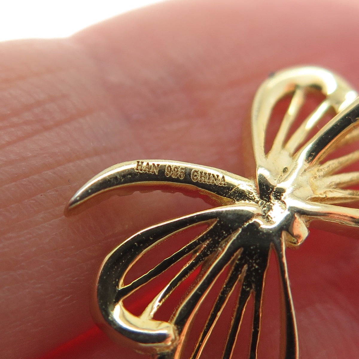HAN Sterling Silver Gold Plated Real Round-Cut Diamond Butterfly Mini Pendant