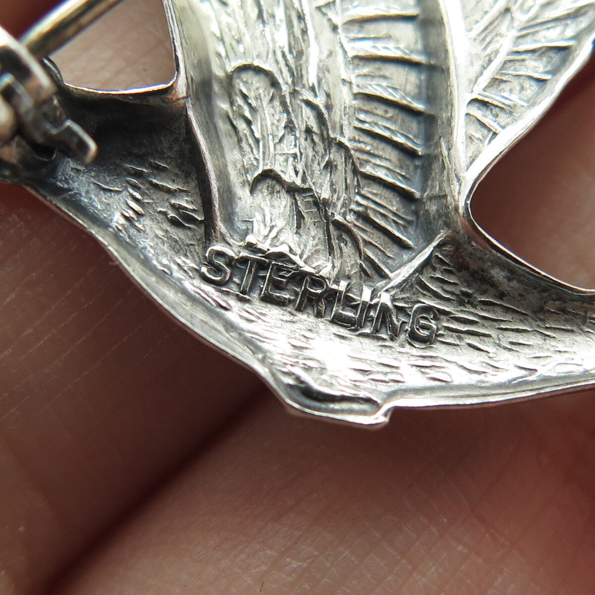 925 Sterling Silver Antique Art Deco Seagull Bird Repousse Oxidized Pin Brooch