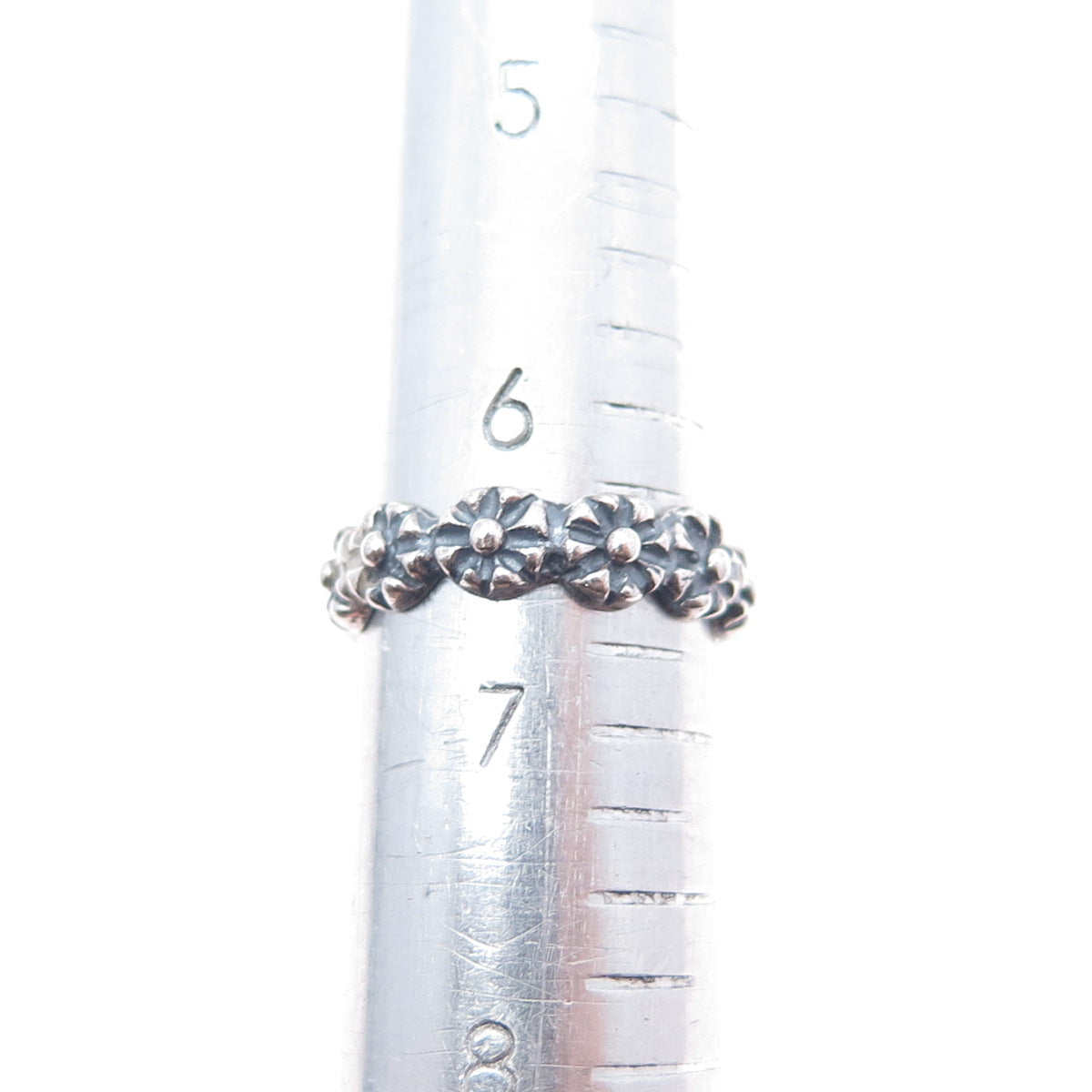 925 Sterling Silver Vintage Flower All Around Oxidized Band Ring Size 6.5