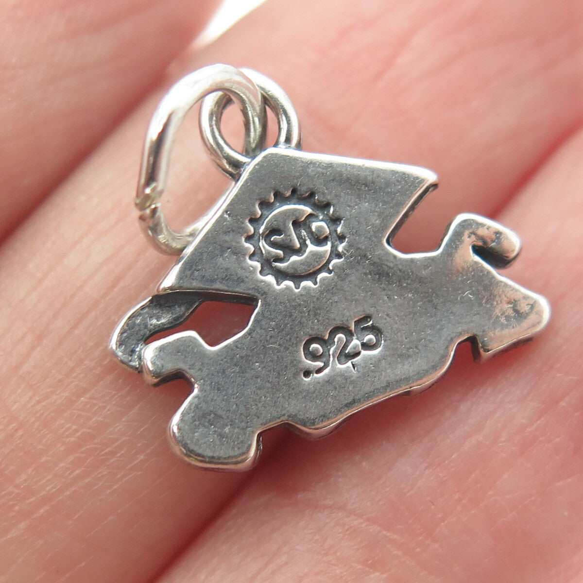 SUNDANCER 925 Sterling Silver 2005 Graduation Minimalist Charm Pendant