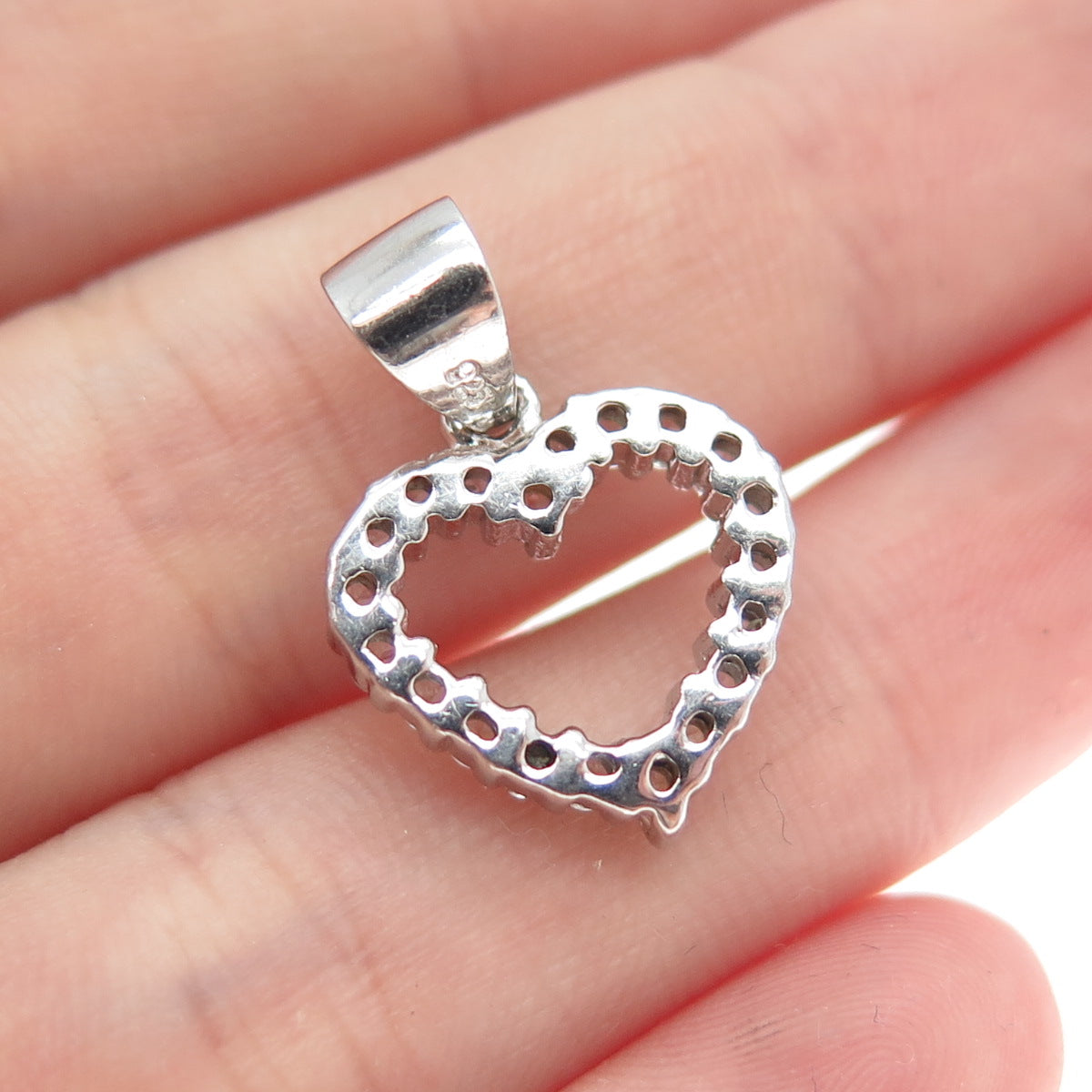 925 Sterling Silver Round-Cut C Z Heart Minimalist Charm Pendant