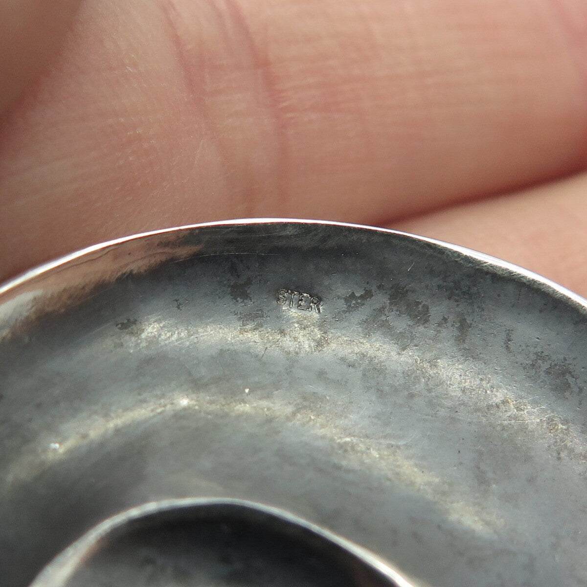 925 Sterling Silver Vintage Snake Tail Round Pendant
