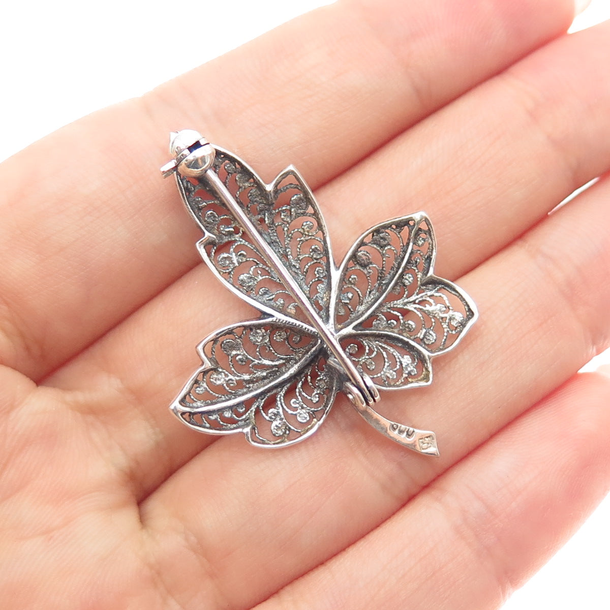 800 Silver Vintage Modernist Floral Leaf Filigree Oxidized Pin Brooch