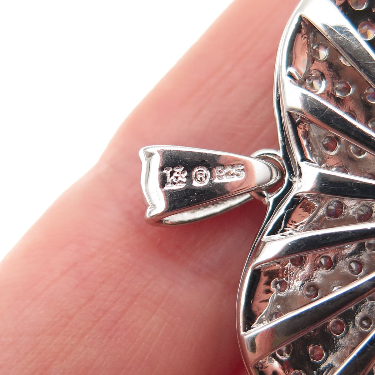 KEY STAR 925 Sterling Silver Round-Cut C Z Sparkle Heart Pendant