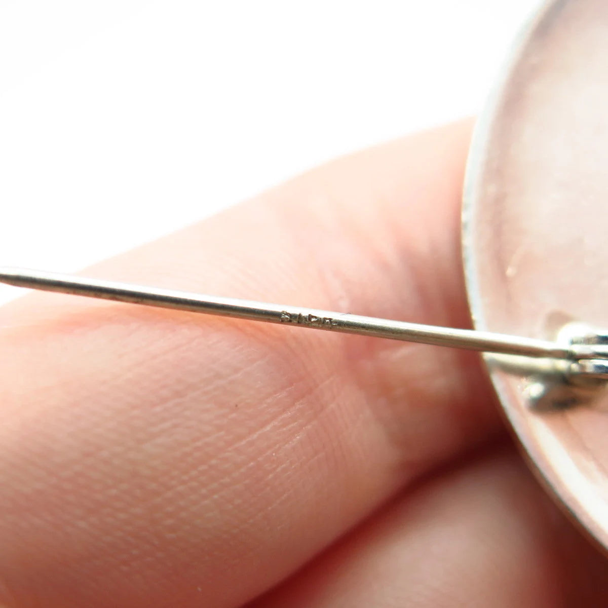 925 Sterling Silver Vintage Tribal Round Pin Brooch