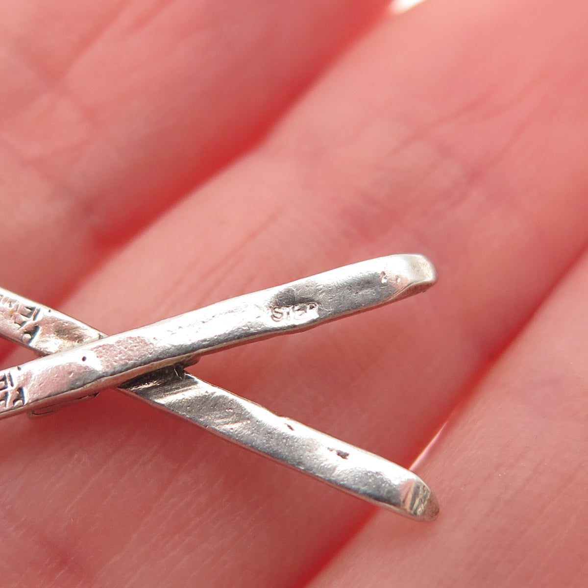 Park City Jewelers 925 Sterling Vintage Crossed Snow Skis Oxidized Mini Pendant