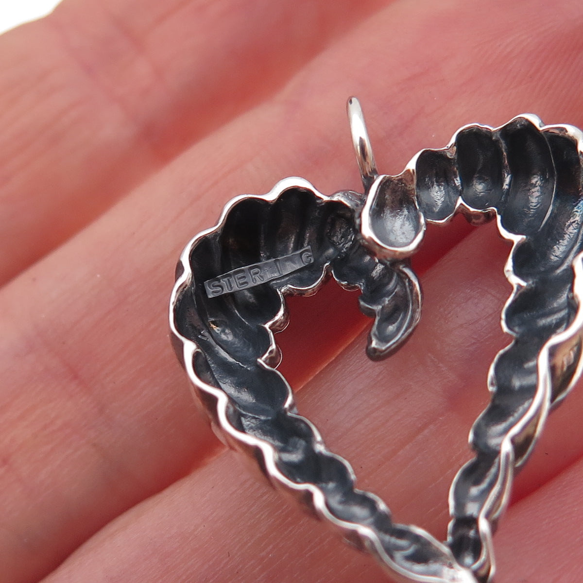 925 Sterling Silver Vintage Modernist Ribbed Heart Oxidized Pendant