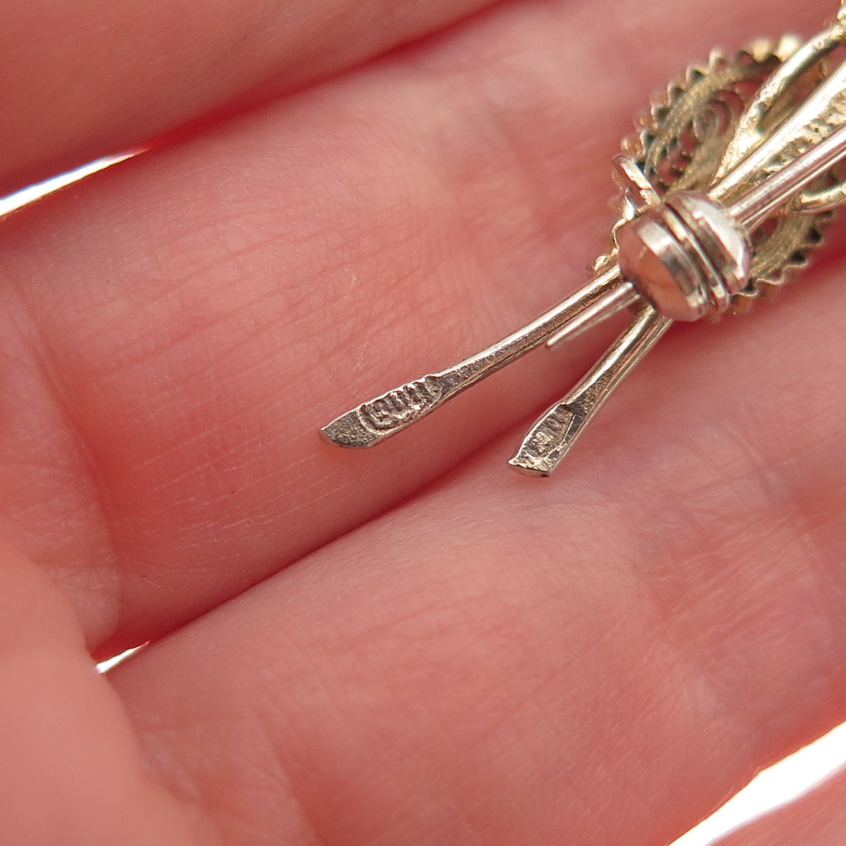 800 Silver Gold Plated Vintage Italy Floral Filigree Pin Brooch
