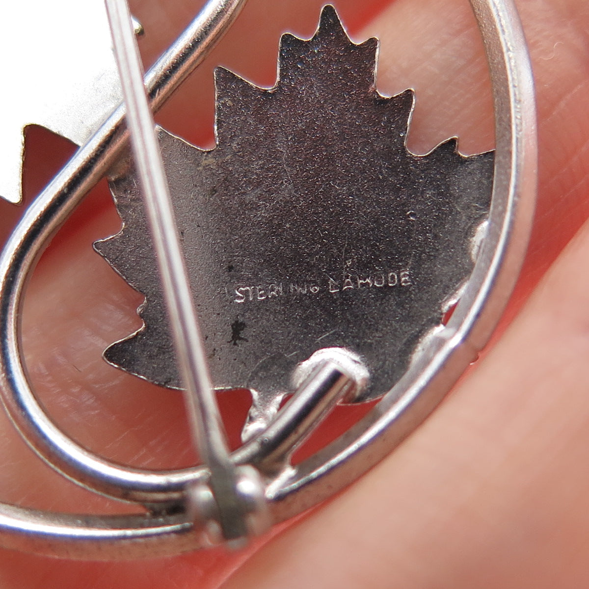 LAMODE 925 Sterling Silver Vintage Maple Leaf Yin Yang Pin Brooch