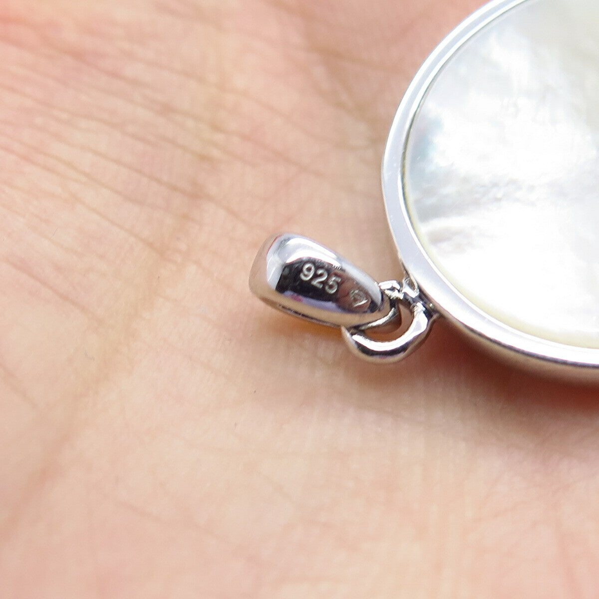 925 Sterling Silver Real Mother-of-Pearl Angel Heart Pendant
