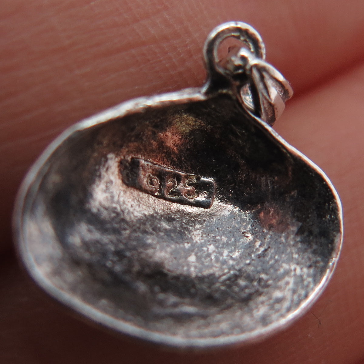 925 Sterling Silver Vintage Seashell Oxidized Minimalist Charm Pendant