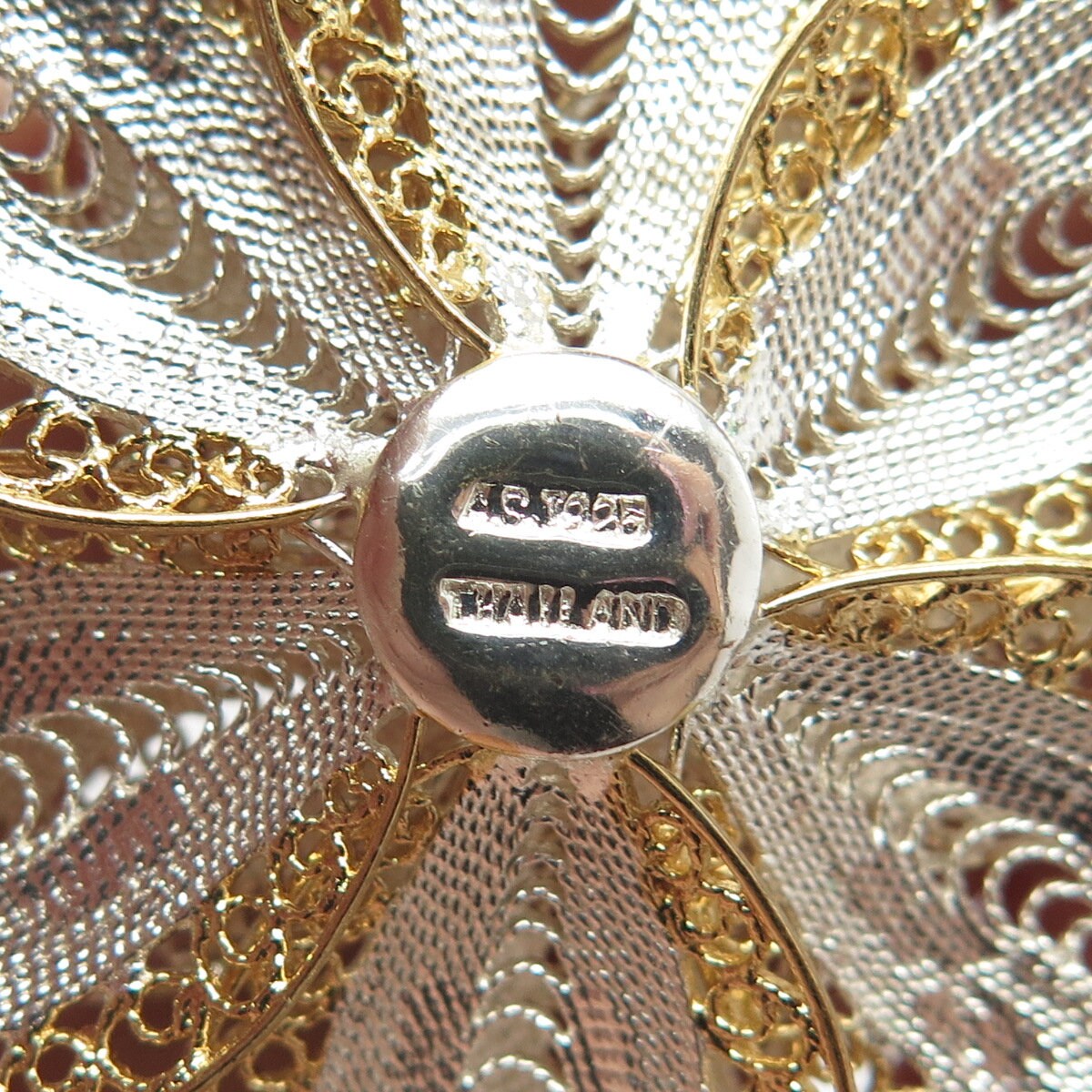 925 Sterling Silver 2-Tone Vintage Filigree Floral Pin Brooch