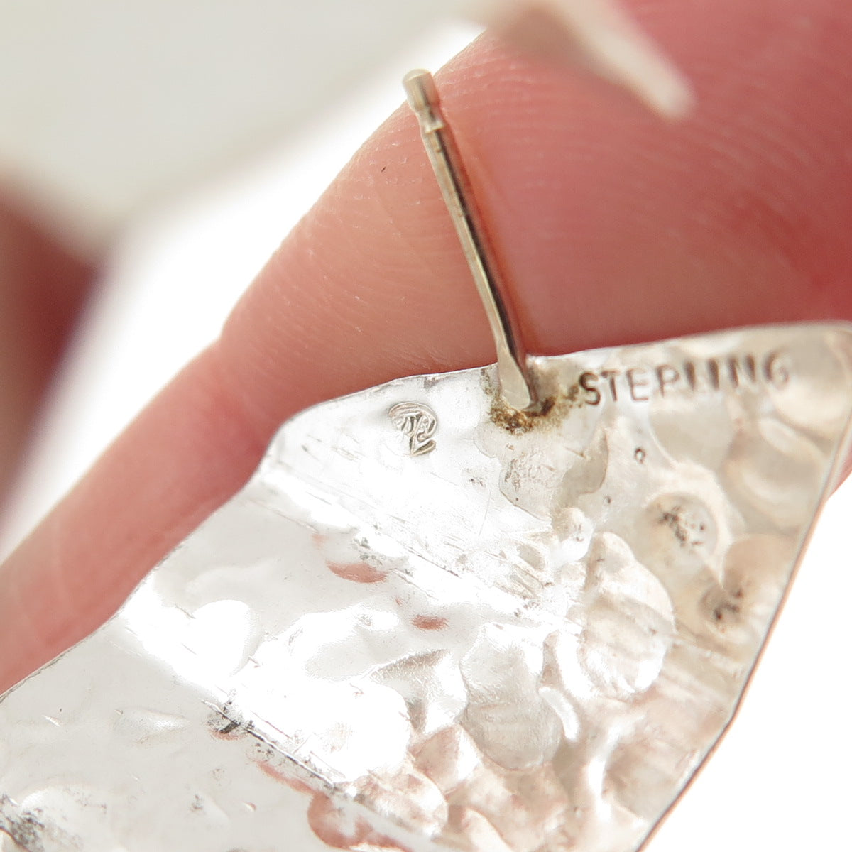 SUZENNE 925 Sterling Silver Gold Posts Vintage Modernist Hammered Hoop Earrings