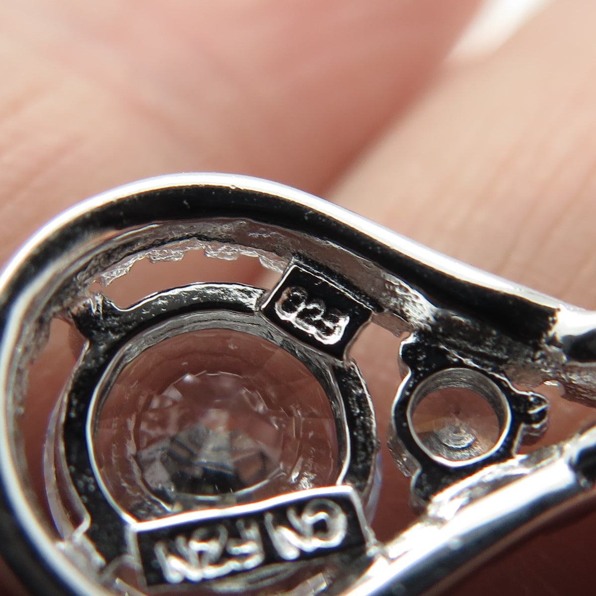 925 Sterling Silver Round-Cut C Z Minimalist Pendant