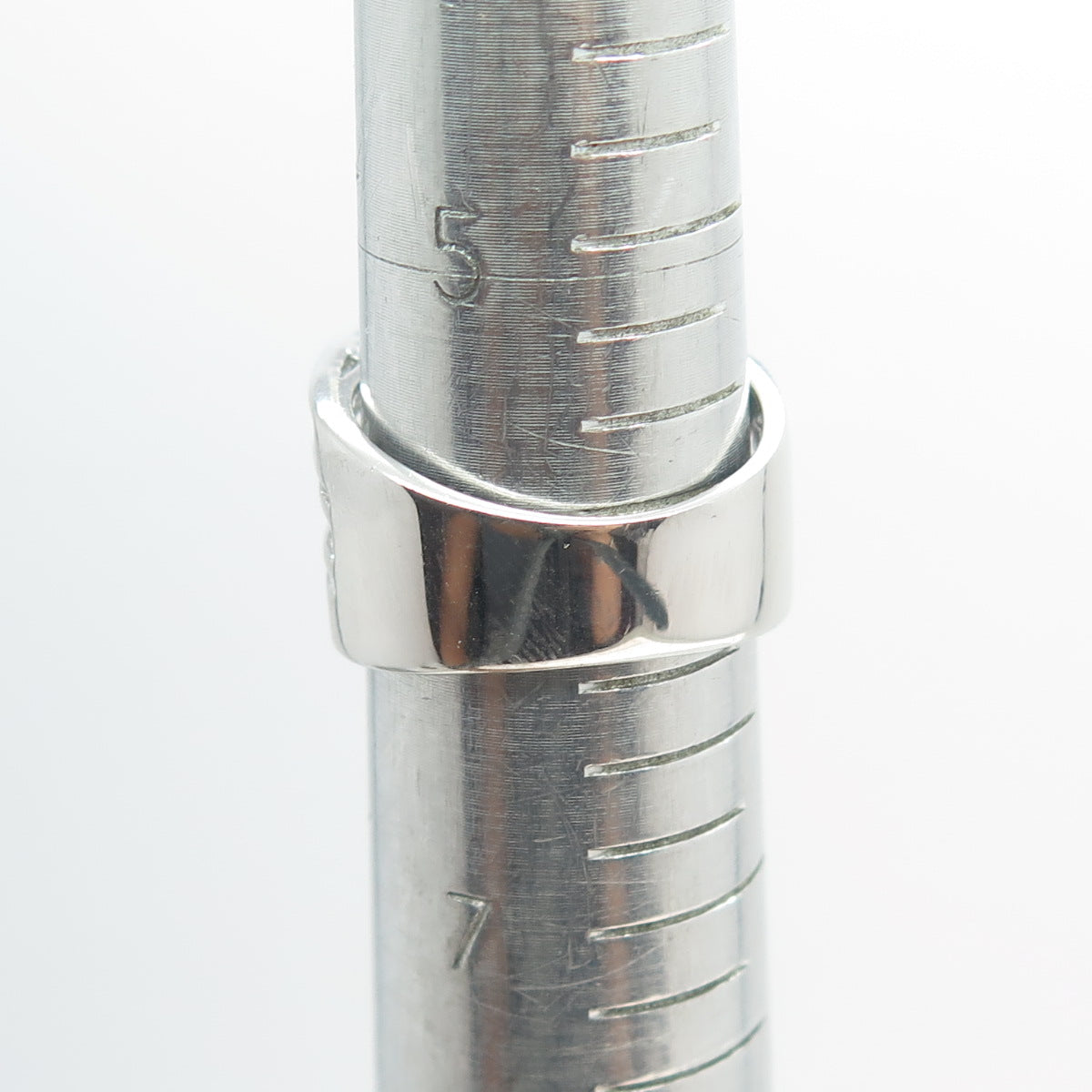 925 Sterling Silver Princess-Cut Shaped C Z Modernist Ring Size 6.25