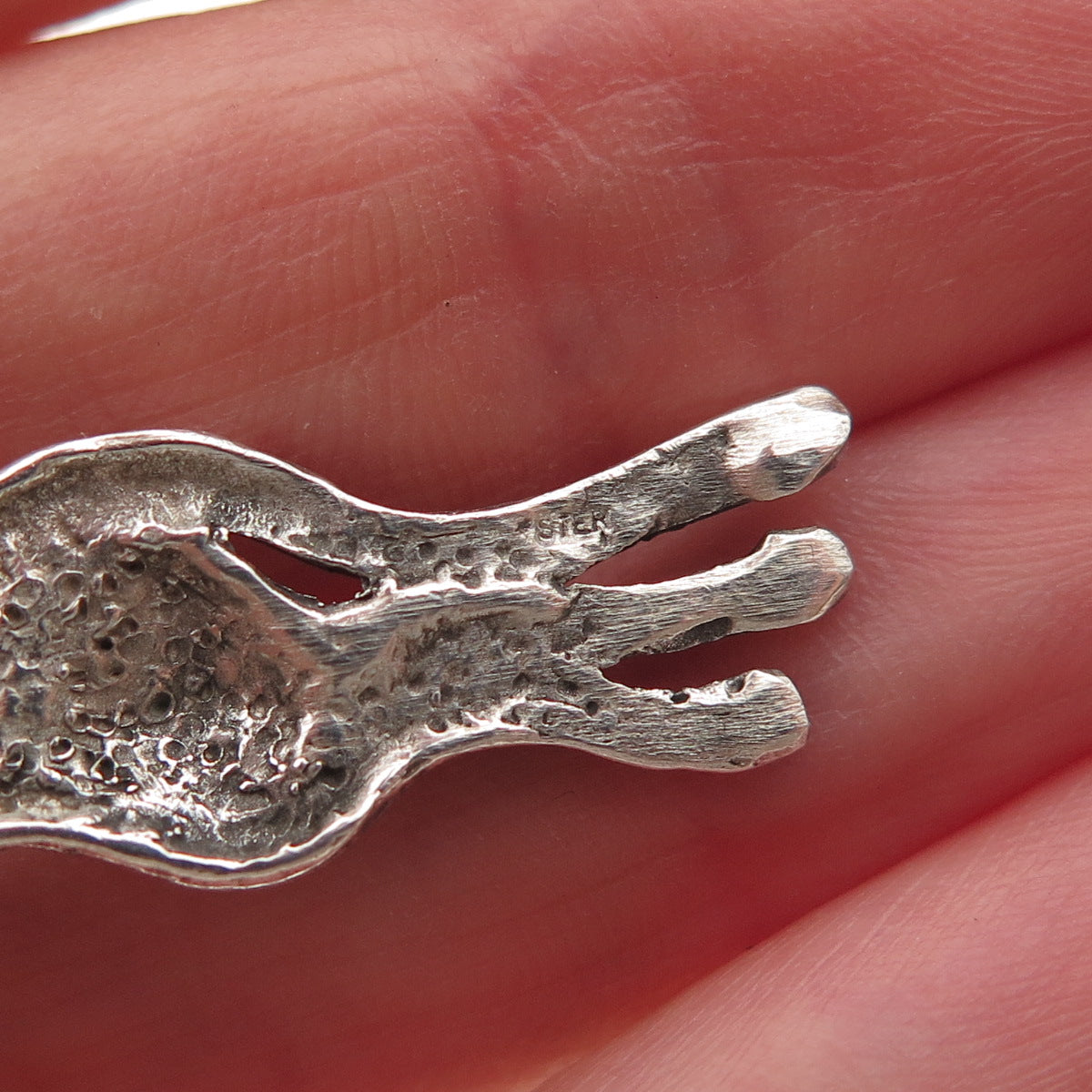 Rebecca Ward 925 Sterling Silver Vintage Running Cheetah Oxidized Charm Pendant