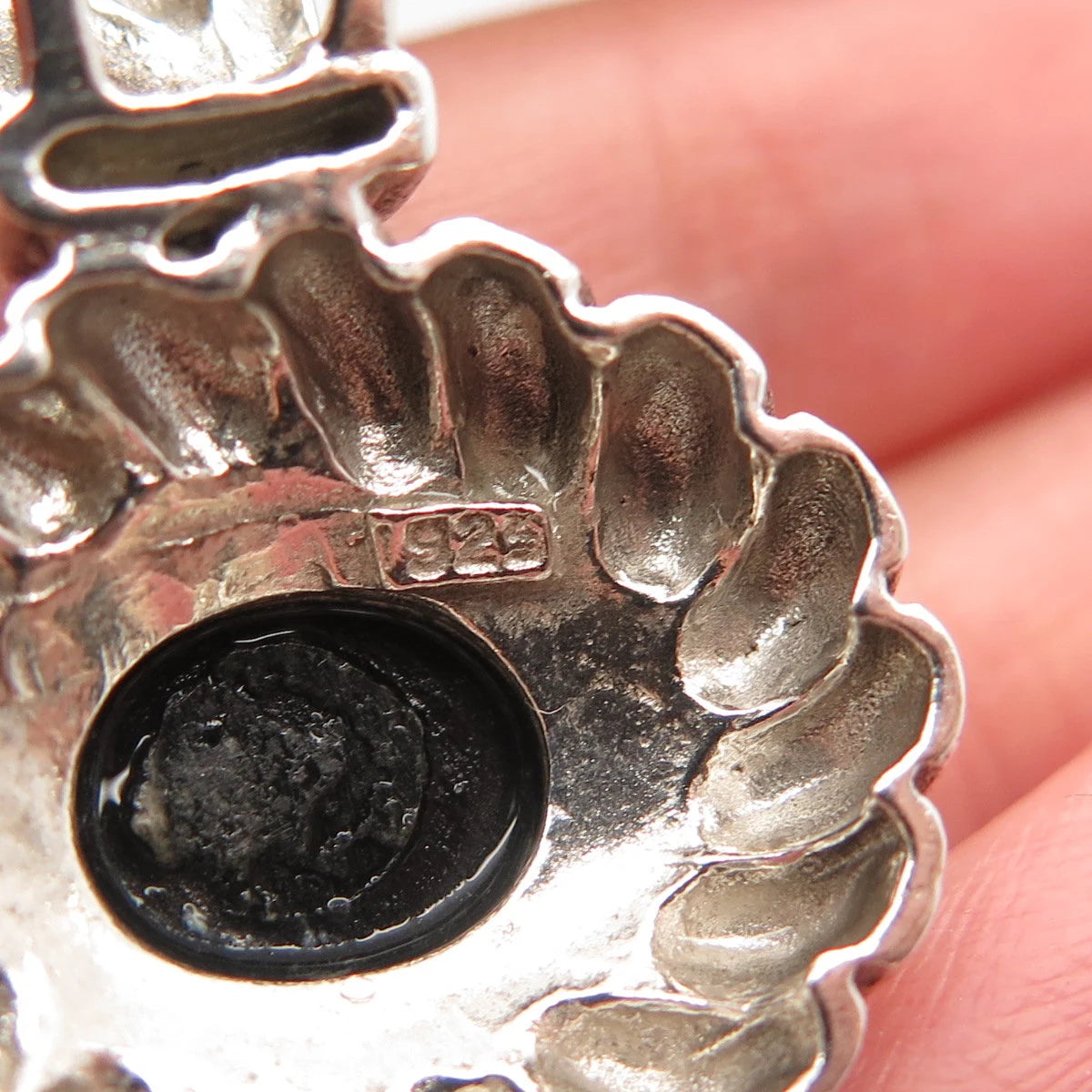 925 Sterling Silver Vintage Real Black Onyx Gem Twisted Oval Pendant