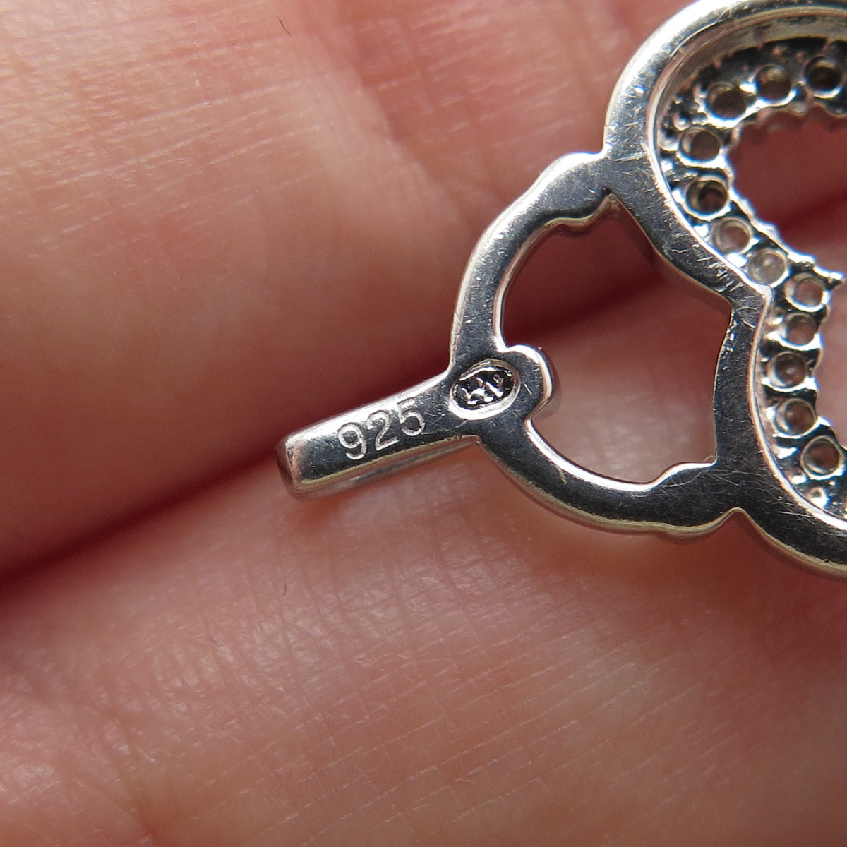 HN HENG NGAI 925 Sterling Silver Real Round-Cut Diamond Heart Key Charm Pendant