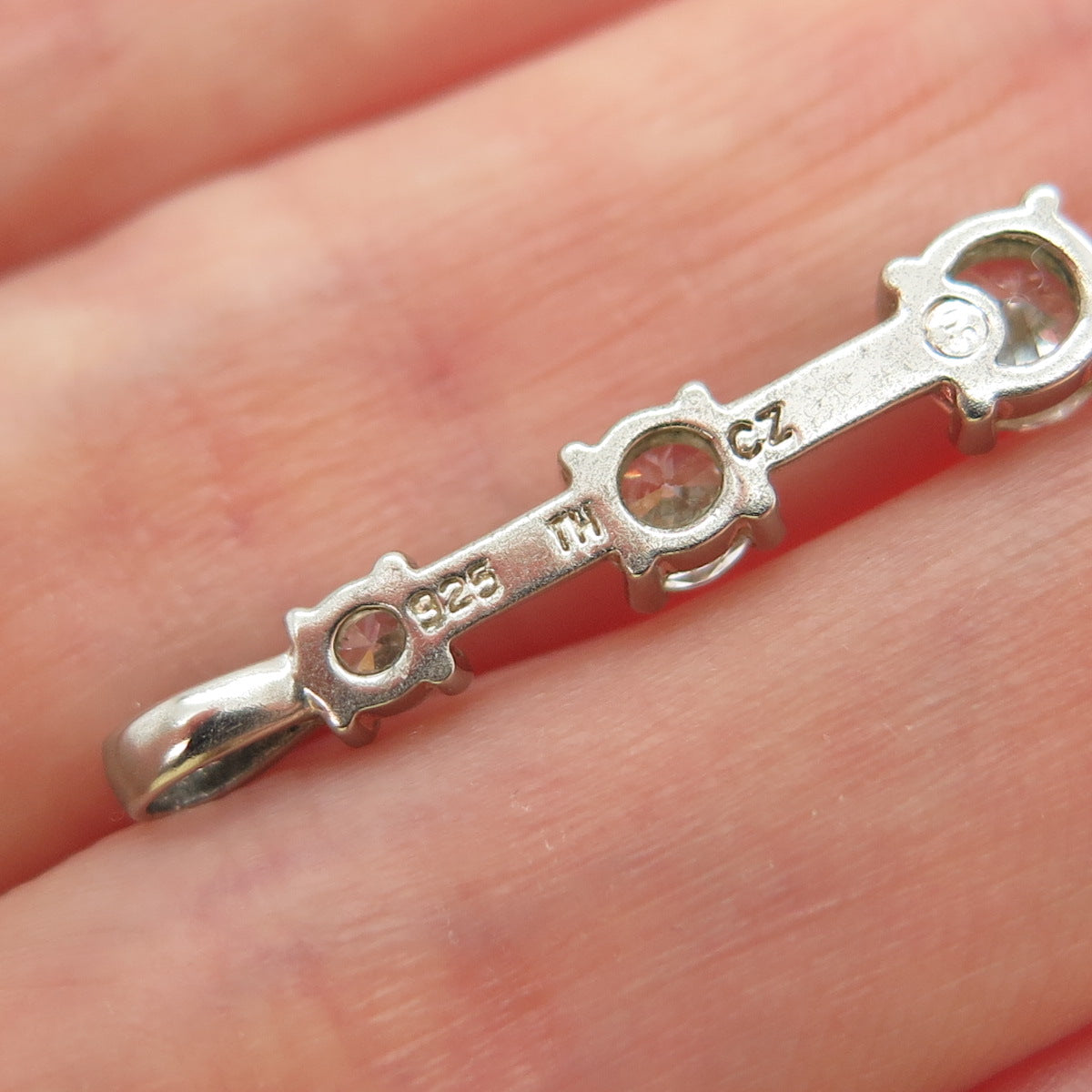 925 Sterling Silver Graduated Round-Cut C Z Bar Pendant