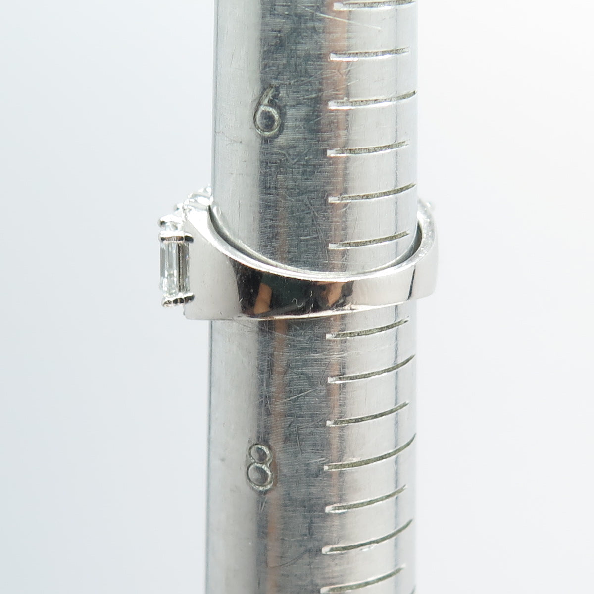 925 Sterling Silver Radiant & Round-Cut Shaped C Z Ring Size 7.25