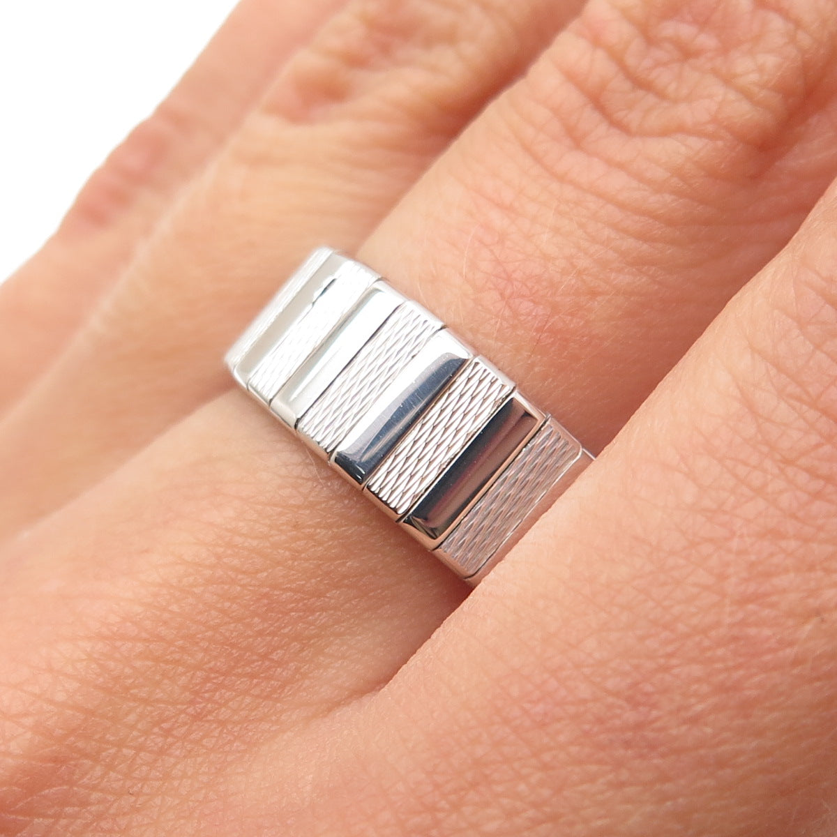NEOS 925 Sterling Silver Textured Ribbed Band Ring Size 8.25