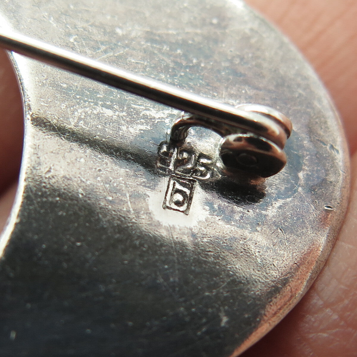 925 Sterling Silver Vintage Open Heart Modernist Oxidized Pin Brooch
