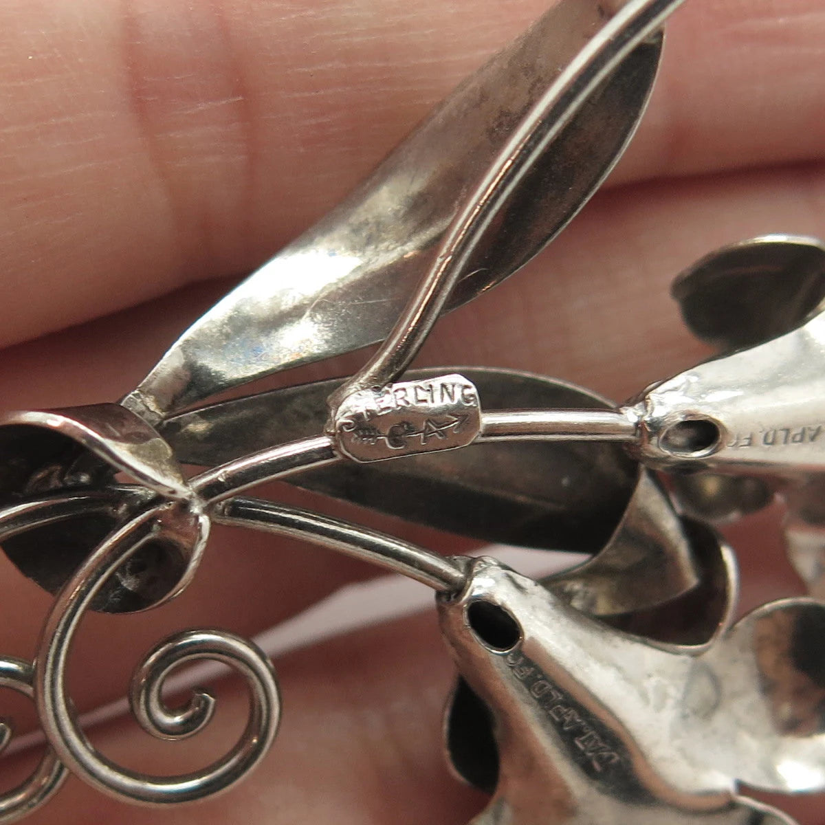 925 Sterling Silver Vintage Carl-Art Floral Central Part Necklace
