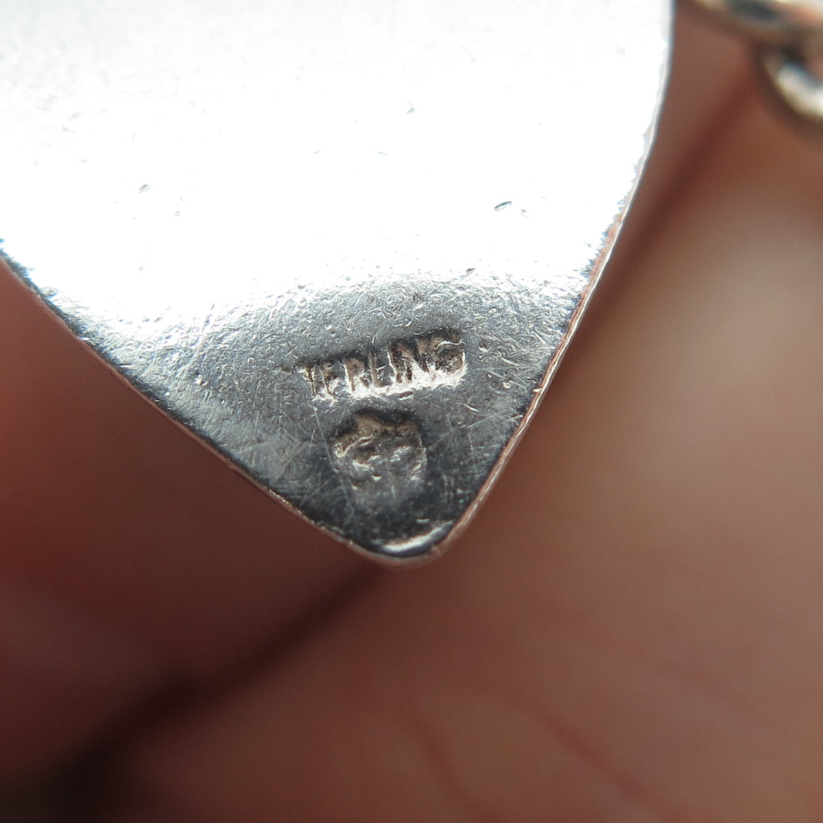 925 Sterling Silver Vintage Modernist Heart Charm Curb Link Bracelet 6.75"