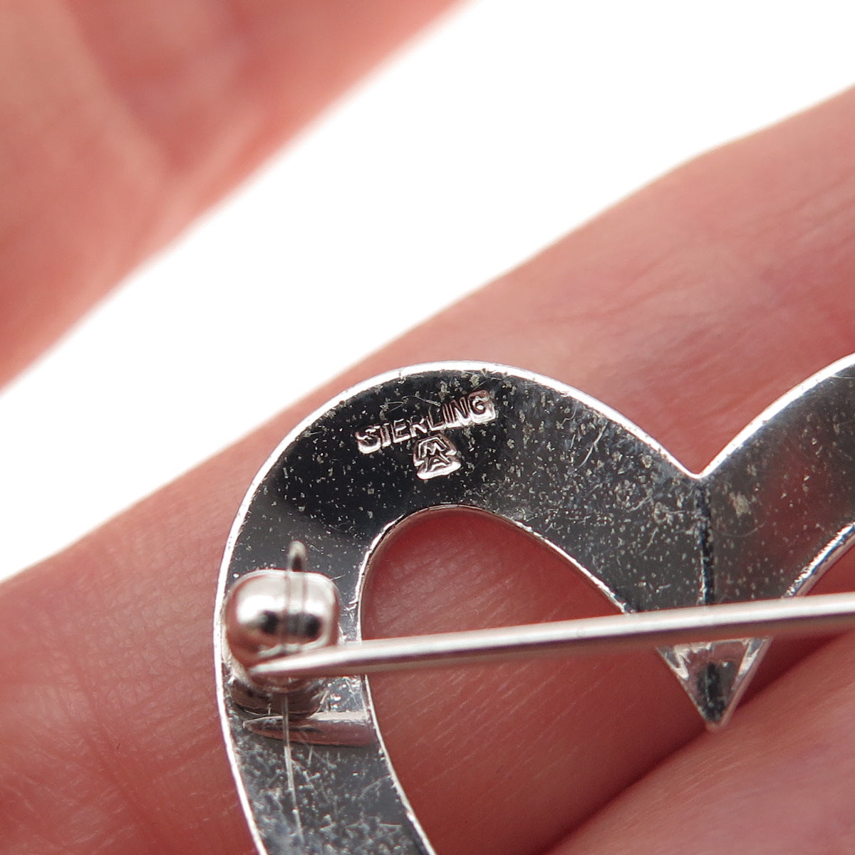 925 Sterling Silver Antique Art Deco Engraved Heart Pin Brooch