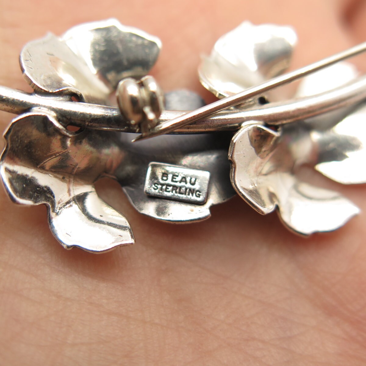 925 Sterling Silver Vintage BEAU Textured Leaf Pin Brooch
